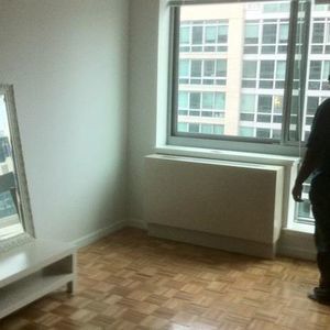 Meet your Posher, Skyi